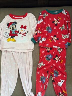 Disney Kids Minnie & Mickey Holiday Pajama Set - Red & Light Pink